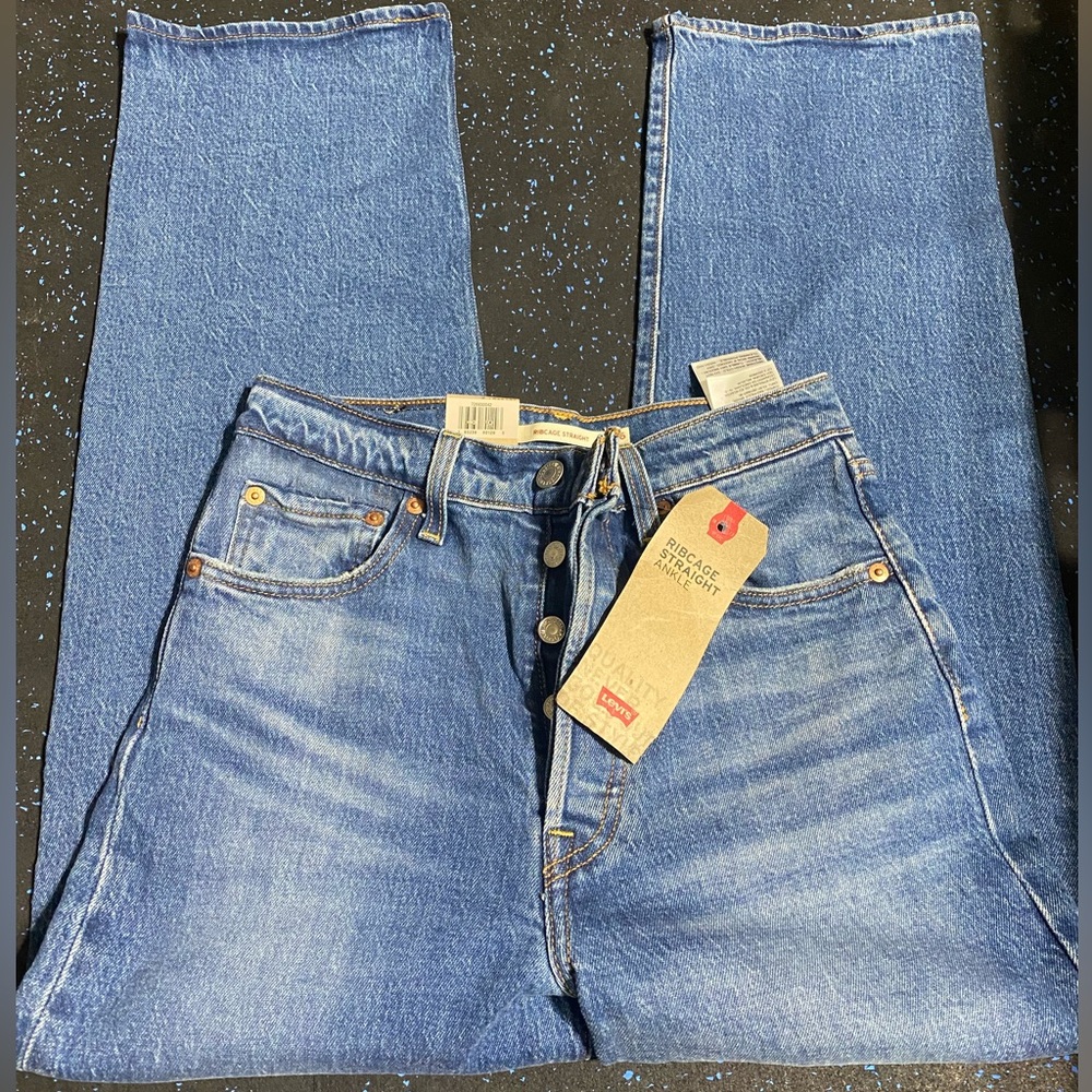 Size 26 length 27 Levi’s rib cage jeans NWT